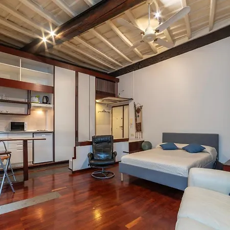 Guesthost - Piazza Navona Petite House Apartmán *