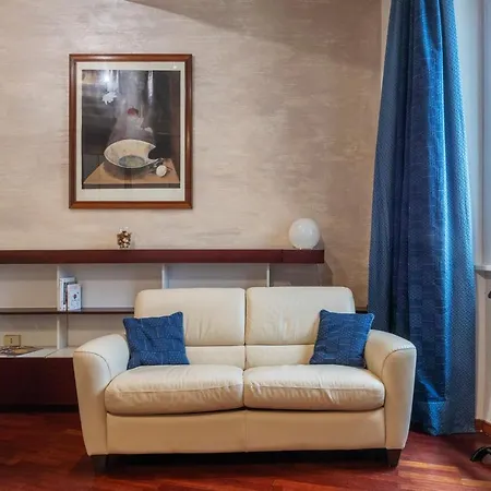 Guesthost - Piazza Navona Petite House Apartmán Řím