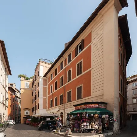 Piazza Navona Petite House *