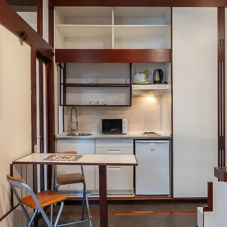 Guesthost - Piazza Navona Petite House